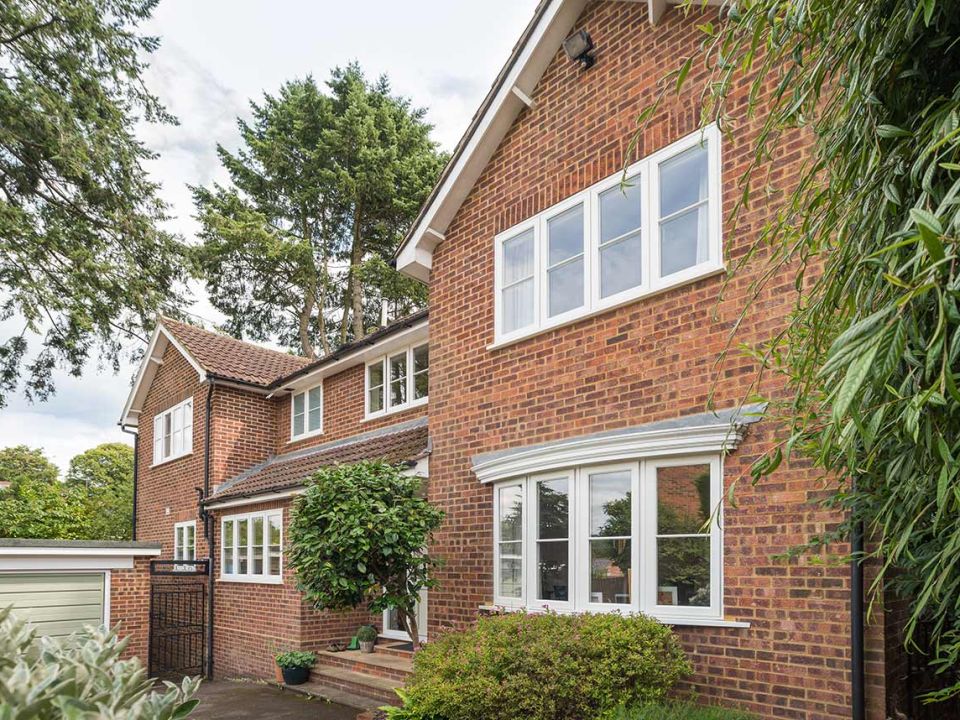 Evoloution Storm - timber-alternative PVC-u windows